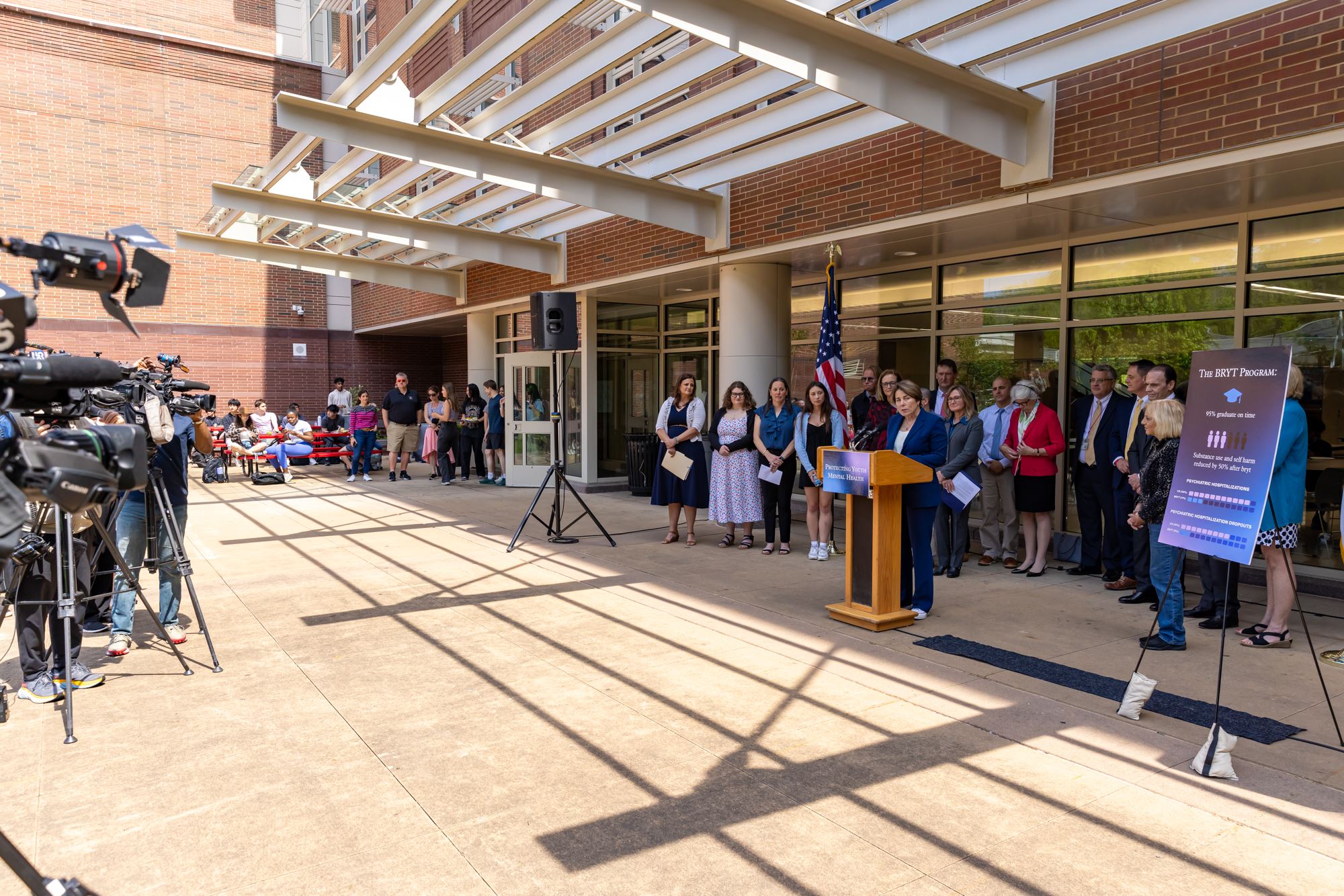 Governor_press conference